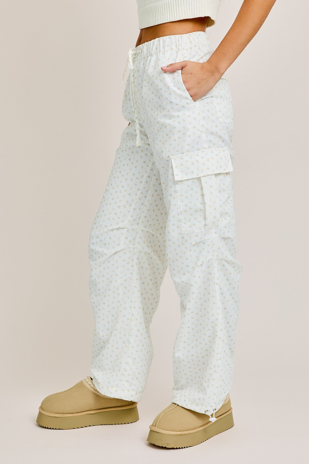 Ditsy Floral Printed Cargo Pants