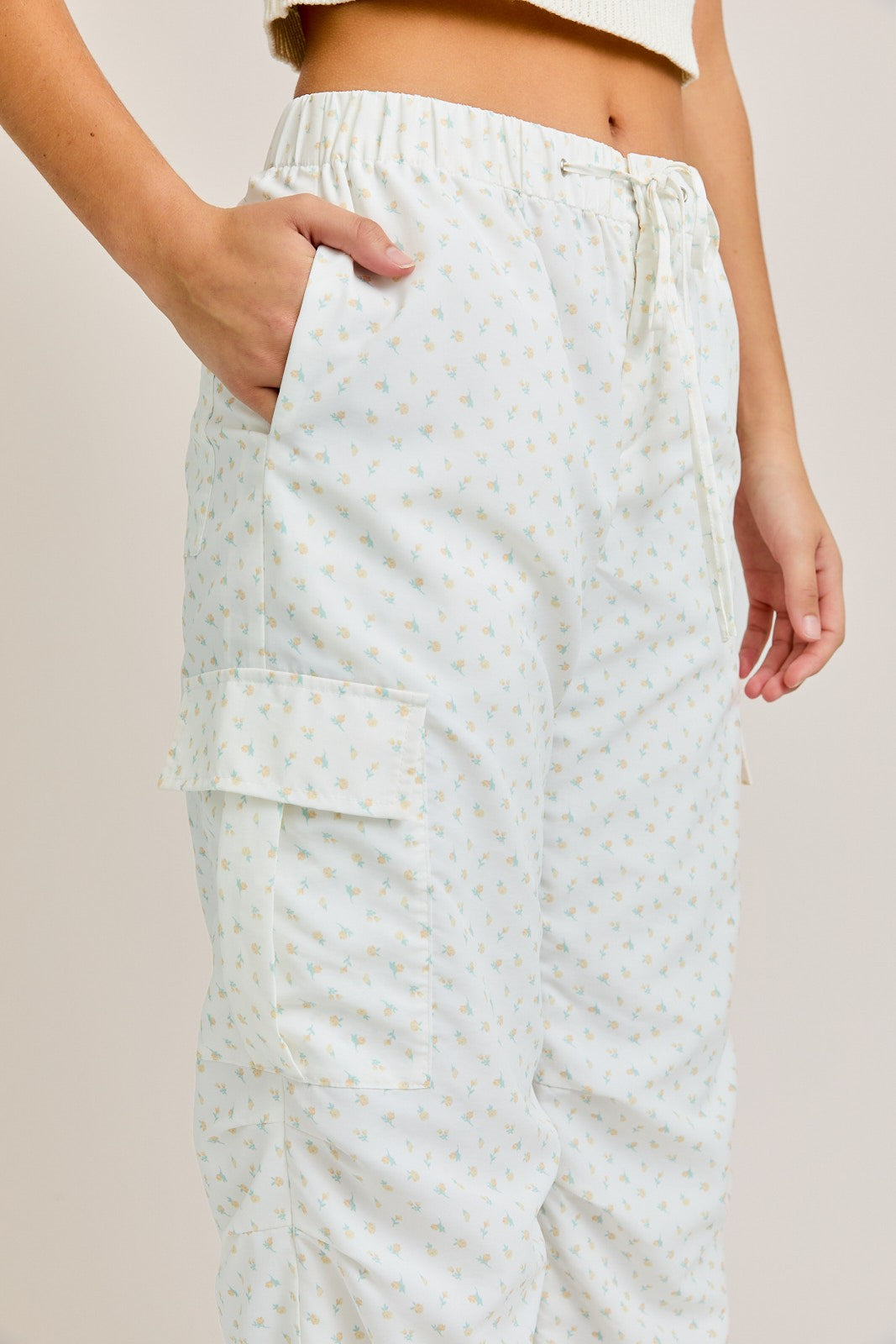 Ditsy Floral Printed Cargo Pants