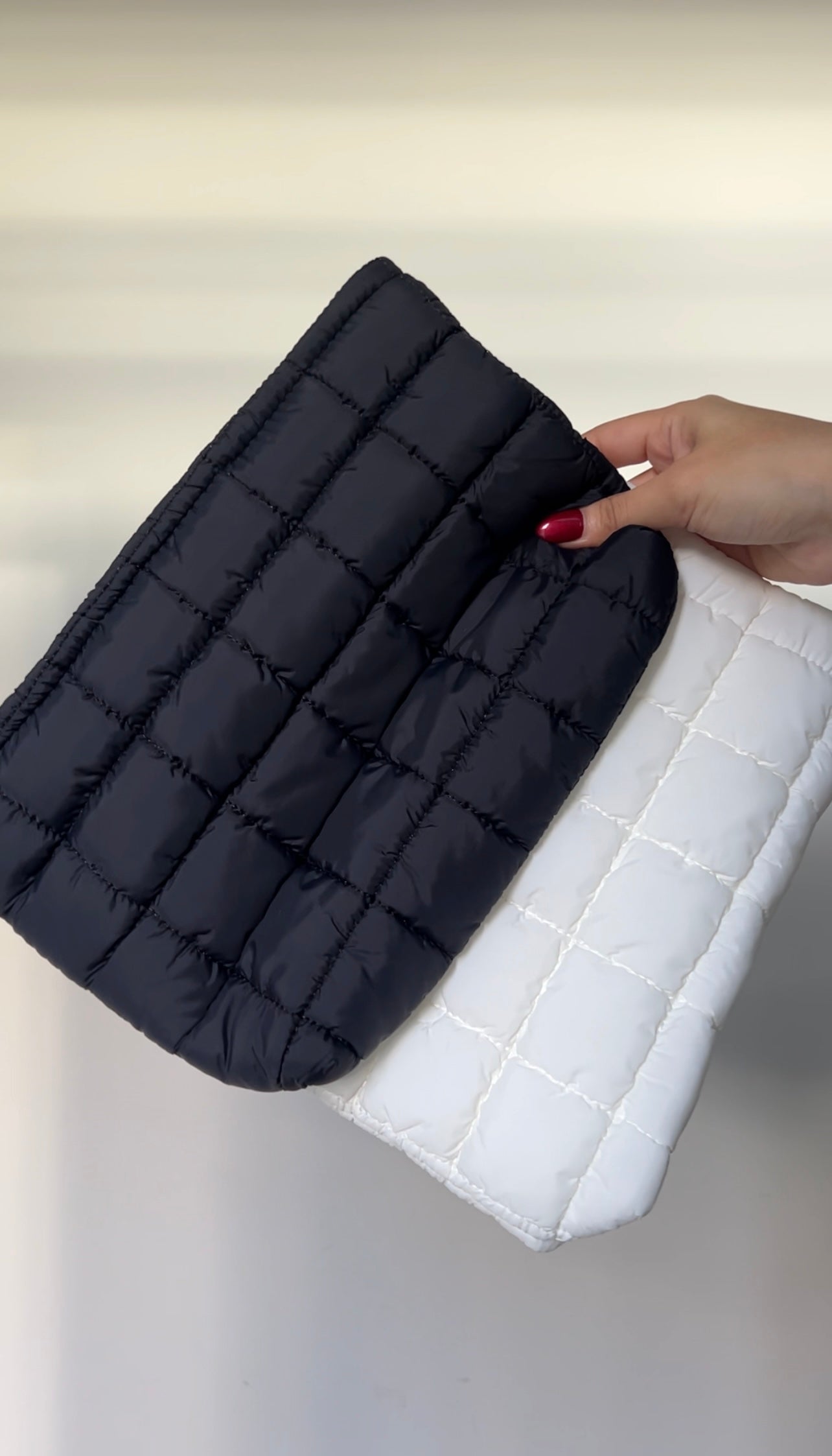 Puffer Makeup Bag (2 Colors)